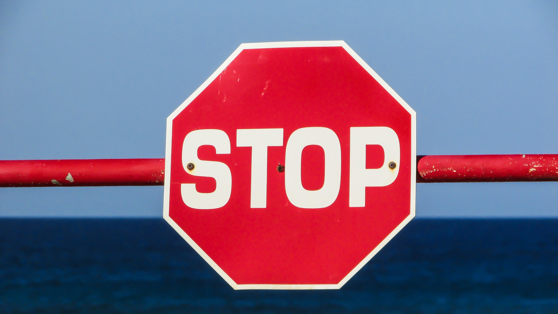 stop-1374937_1920